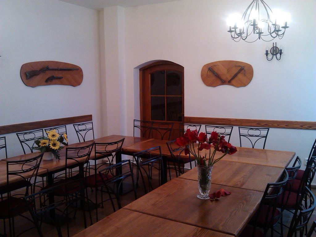 Penzion S Restauraci "U Mlyna Com" Litovel Buitenkant foto
