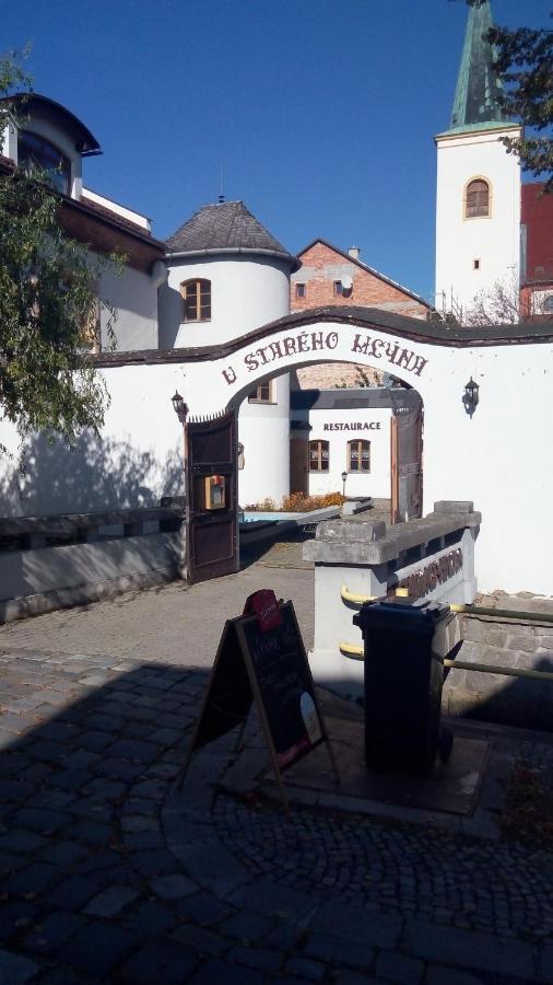 Penzion S Restauraci "U Mlyna Com" Litovel Buitenkant foto